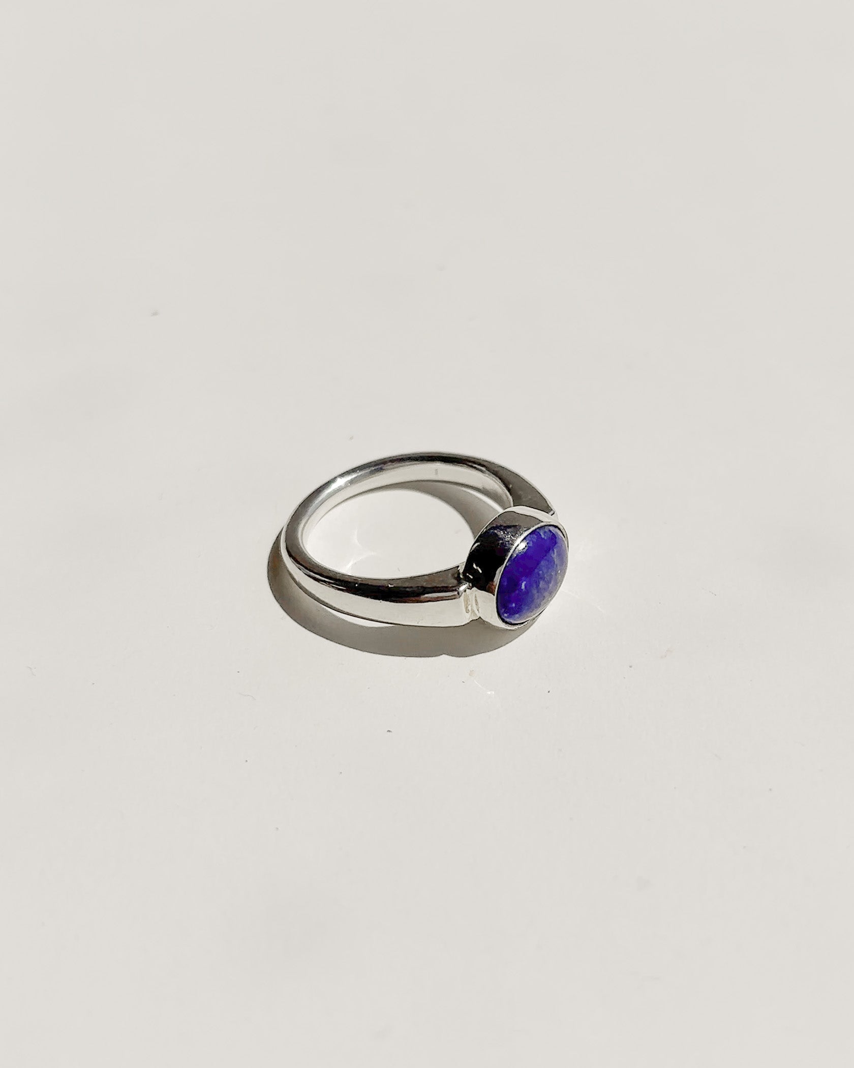 Revozze Joyería · Anillo de plata 925 con lapislázuli hecho a mano 